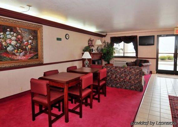 Econo Lodge Dexter Интерьер фото